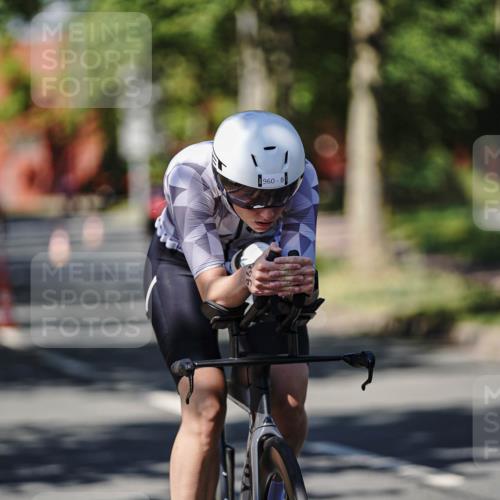 09.08.2026 - GEWOBA Citytriathlon Bremen Michael Burmester http://msf.ph/oto/9947452 09.08.2026 12:20:50 Radfahren 678, 773, 889, 911, 931, 960 meine-sportfotos.de