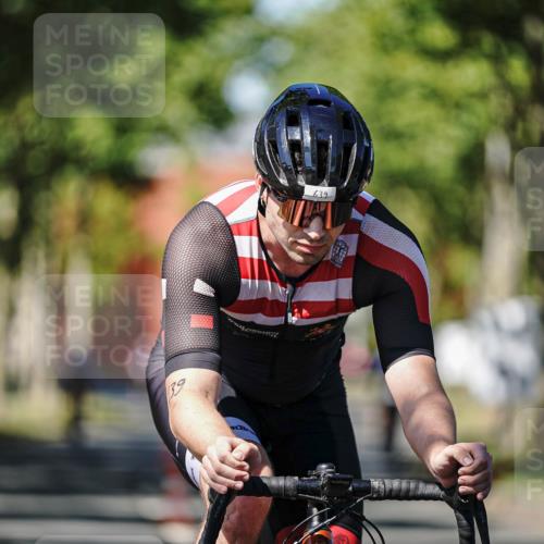 09.08.2026 - GEWOBA Citytriathlon Bremen Michael Burmester http://msf.ph/oto/9947463 09.08.2026 12:20:59 Radfahren 560, 562, 637, 639, 668, 678, 773, 889, 911, 912, 960, 968, 979, 1110 meine-sportfotos.de