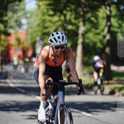 09.08.2026 - GEWOBA Citytriathlon Bremen Michael Burmester http://msf.ph/oto/9947550 09.08.2026 12:22:35 Radfahren 681, 696, 787, 805, 945, 956 meine-sportfotos.de