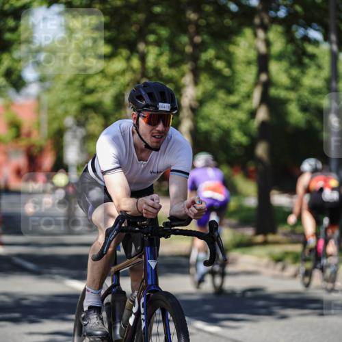 09.08.2026 - GEWOBA Citytriathlon Bremen Michael Burmester http://msf.ph/oto/9947553 09.08.2026 12:22:37 Radfahren 664, 681, 696, 787, 805, 945, 956, 1108 meine-sportfotos.de