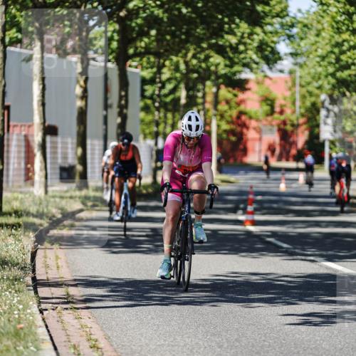 09.08.2026 - GEWOBA Citytriathlon Bremen Michael Burmester http://msf.ph/oto/9947671 09.08.2026 12:24:03 Radfahren 570, 585, 761, 887, 891, 1105, 1124, 1159 meine-sportfotos.de