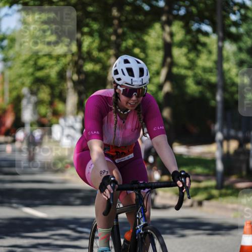 09.08.2026 - GEWOBA Citytriathlon Bremen Michael Burmester http://msf.ph/oto/9947674 09.08.2026 12:24:04 Radfahren 570, 585, 761, 887, 891, 1105, 1124, 1159 meine-sportfotos.de