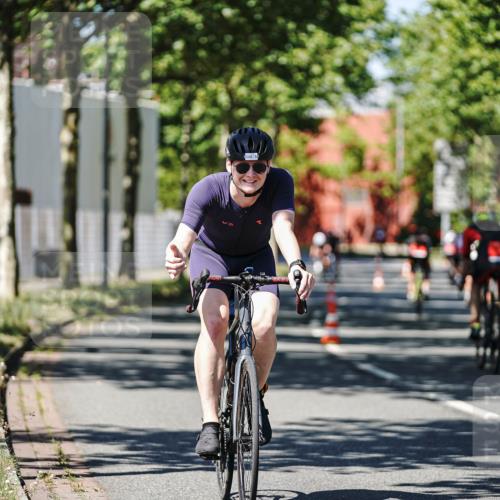 09.08.2026 - GEWOBA Citytriathlon Bremen Michael Burmester http://msf.ph/oto/9947751 09.08.2026 12:25:03 Radfahren 548, 602, 711, 785, 858, 899, 974, 991, 1104, 1140 meine-sportfotos.de