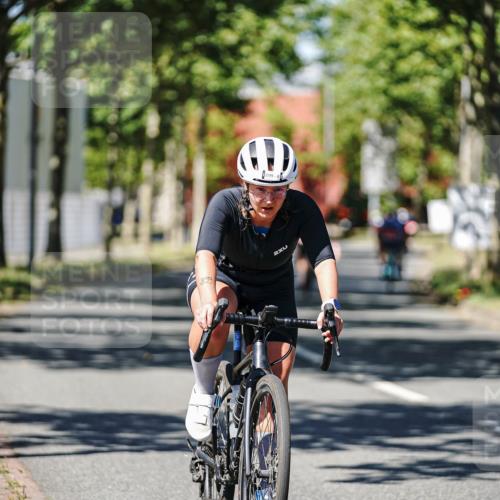 09.08.2026 - GEWOBA Citytriathlon Bremen Michael Burmester http://msf.ph/oto/9947763 09.08.2026 12:25:13 Radfahren 548, 602, 858, 859, 899, 1140 meine-sportfotos.de