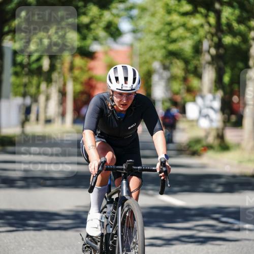 09.08.2026 - GEWOBA Citytriathlon Bremen Michael Burmester http://msf.ph/oto/9947764 09.08.2026 12:25:13 Radfahren 548, 602, 858, 859, 899, 1140 meine-sportfotos.de