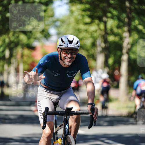 09.08.2026 - GEWOBA Citytriathlon Bremen Michael Burmester http://msf.ph/oto/9947773 09.08.2026 12:25:26 Radfahren 558, 649, 774, 936, 982, 1010, 1106, 1121 meine-sportfotos.de