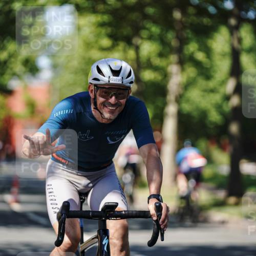 09.08.2026 - GEWOBA Citytriathlon Bremen Michael Burmester http://msf.ph/oto/9947774 09.08.2026 12:25:26 Radfahren 558, 649, 774, 936, 982, 1010, 1106, 1121 meine-sportfotos.de