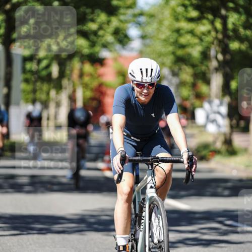 09.08.2026 - GEWOBA Citytriathlon Bremen Michael Burmester http://msf.ph/oto/9947779 09.08.2026 12:25:29 Radfahren 558, 649, 774, 936, 982, 1010, 1106, 1121, 1122 meine-sportfotos.de