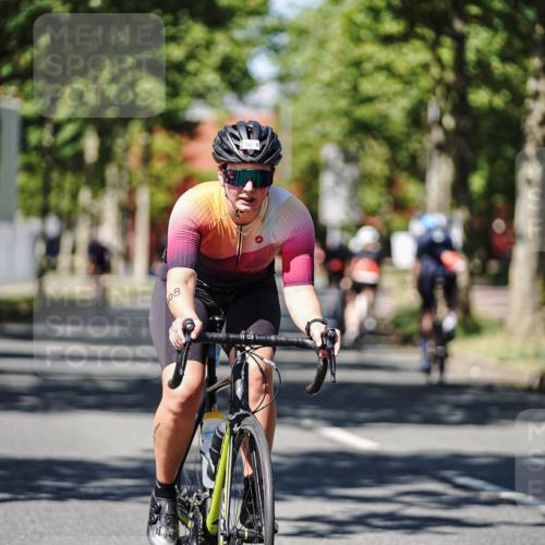 09.08.2026 - GEWOBA Citytriathlon Bremen Michael Burmester http://msf.ph/oto/9947854 09.08.2026 12:26:20 Radfahren 621, 674, 740, 766, 842, 908, 957, 985, 997, 1127 meine-sportfotos.de