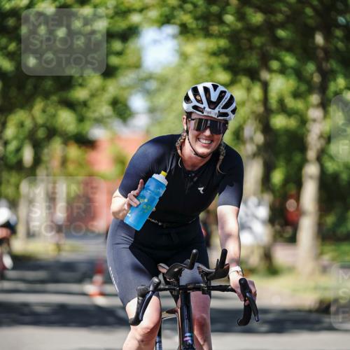 09.08.2026 - GEWOBA Citytriathlon Bremen Michael Burmester http://msf.ph/oto/9947867 09.08.2026 12:26:29 Radfahren 621, 674, 766, 767, 842, 908, 985, 1127, 1131 meine-sportfotos.de