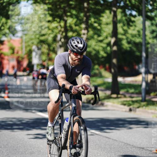09.08.2026 - GEWOBA Citytriathlon Bremen Michael Burmester http://msf.ph/oto/9947942 09.08.2026 12:27:36 Radfahren 587, 597, 630, 669, 712, 714, 729, 732, 801, 854, 881, 904 meine-sportfotos.de