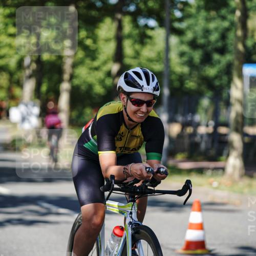 09.08.2026 - GEWOBA Citytriathlon Bremen Michael Burmester http://msf.ph/oto/9947970 09.08.2026 12:27:52 Radfahren 554, 684, 801, 828, 831, 917, 1157 meine-sportfotos.de
