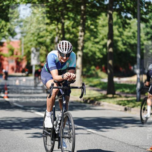 09.08.2026 - GEWOBA Citytriathlon Bremen Michael Burmester http://msf.ph/oto/9947972 09.08.2026 12:27:59 Radfahren 554, 660, 831, 917, 1157 meine-sportfotos.de