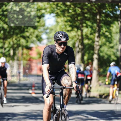 09.08.2026 - GEWOBA Citytriathlon Bremen Michael Burmester http://msf.ph/oto/9948074 09.08.2026 12:29:34 Radfahren 575, 642, 697, 724, 811, 825, 905, 999, 1011 meine-sportfotos.de