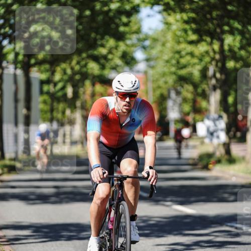 09.08.2026 - GEWOBA Citytriathlon Bremen Michael Burmester http://msf.ph/oto/9948106 09.08.2026 12:30:15 Radfahren 591, 677, 747, 1004 meine-sportfotos.de