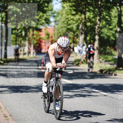 09.08.2026 - GEWOBA Citytriathlon Bremen Michael Burmester http://msf.ph/oto/9948248 09.08.2026 12:32:35 Radfahren 590, 594, 680, 874, 983, 1006, 1008 meine-sportfotos.de
