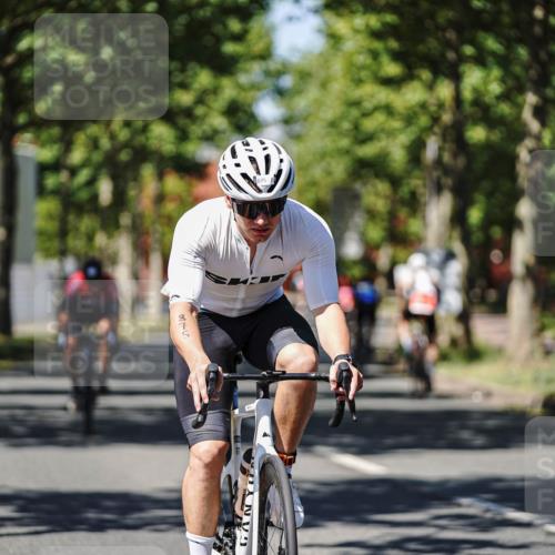 09.08.2026 - GEWOBA Citytriathlon Bremen Michael Burmester http://msf.ph/oto/9948256 09.08.2026 12:32:47 Radfahren 636, 875, 921, 983, 1008, 1137 meine-sportfotos.de