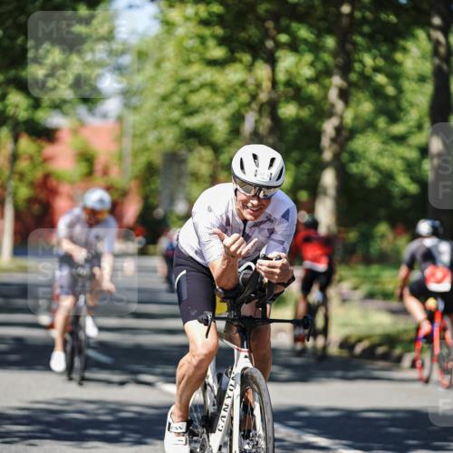 09.08.2026 - GEWOBA Citytriathlon Bremen Michael Burmester http://msf.ph/oto/9948352 09.08.2026 12:34:31 Radfahren 569, 611, 628, 716, 726, 733, 808, 1130, 1160 meine-sportfotos.de