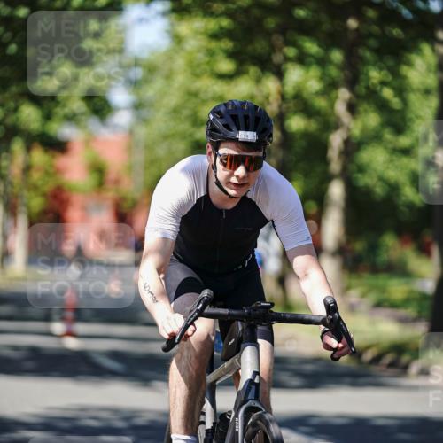 09.08.2026 - GEWOBA Citytriathlon Bremen Michael Burmester http://msf.ph/oto/9948380 09.08.2026 12:34:55 Radfahren 557, 638, 756, 757, 855, 939, 1145 meine-sportfotos.de