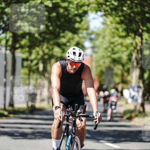 09.08.2026 - GEWOBA Citytriathlon Bremen Michael Burmester http://msf.ph/oto/9948429 09.08.2026 12:35:45 Radfahren 552, 758, 814, 820, 895 meine-sportfotos.de