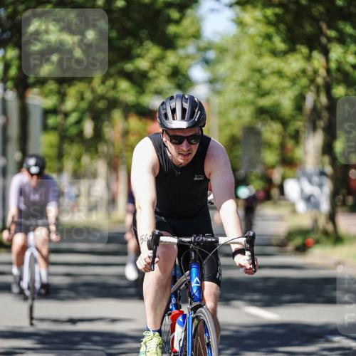 09.08.2026 - GEWOBA Citytriathlon Bremen Michael Burmester http://msf.ph/oto/9948453 09.08.2026 12:36:01 Radfahren 564, 565, 595, 737, 803, 820, 869, 901, 918, 981, 1009, 1155 meine-sportfotos.de