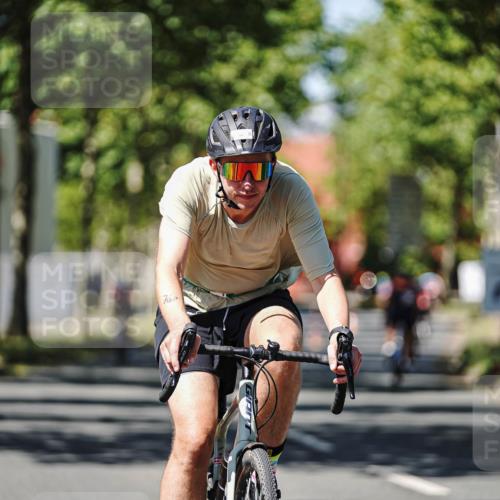 09.08.2026 - GEWOBA Citytriathlon Bremen Michael Burmester http://msf.ph/oto/9948908 09.08.2026 12:42:32 Radfahren 635, 768, 782, 870, 885, 966 meine-sportfotos.de