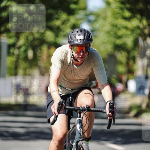 09.08.2026 - GEWOBA Citytriathlon Bremen Michael Burmester http://msf.ph/oto/9948909 09.08.2026 12:42:33 Radfahren 635, 768, 782, 870, 885, 966 meine-sportfotos.de