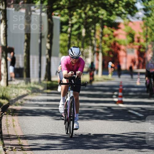09.08.2026 - GEWOBA Citytriathlon Bremen Michael Burmester http://msf.ph/oto/9948912 09.08.2026 12:42:37 Radfahren 720, 768, 870, 885, 966 meine-sportfotos.de