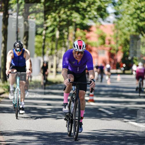 09.08.2026 - GEWOBA Citytriathlon Bremen Michael Burmester http://msf.ph/oto/9948956 09.08.2026 12:43:14 Radfahren 543, 546, 558, 649, 674, 859, 887, 945, 991, 996, 1010, 1108 meine-sportfotos.de