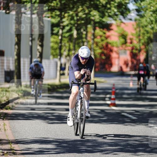 09.08.2026 - GEWOBA Citytriathlon Bremen Michael Burmester http://msf.ph/oto/9949001 09.08.2026 12:43:44 Radfahren 633, 712, 797, 1125 meine-sportfotos.de