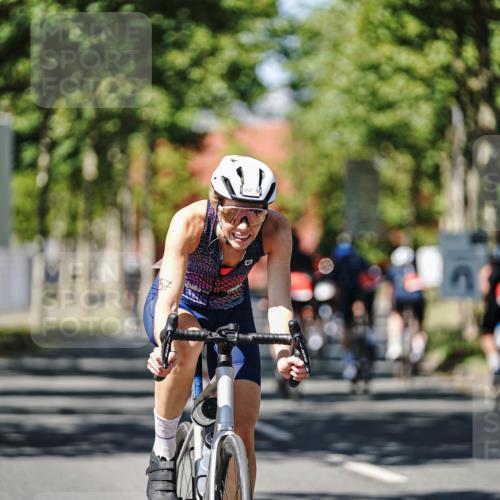 09.08.2026 - GEWOBA Citytriathlon Bremen Michael Burmester http://msf.ph/oto/9949036 09.08.2026 12:44:15 Radfahren 587, 614, 658, 660, 661, 714, 854, 891, 957, 974 meine-sportfotos.de