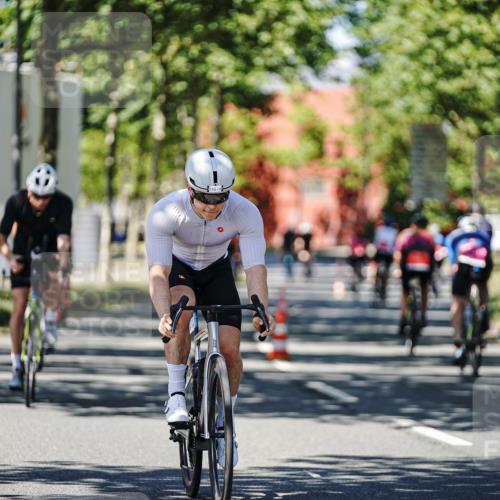 09.08.2026 - GEWOBA Citytriathlon Bremen Michael Burmester http://msf.ph/oto/9949101 09.08.2026 12:45:04 Radfahren 556, 607, 610, 631, 666, 676, 690, 729, 813, 831, 842, 843, 853, 862, 985, 1117, 1128 meine-sportfotos.de