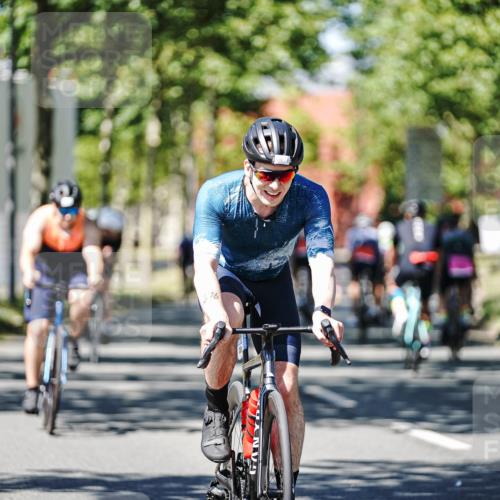 09.08.2026 - GEWOBA Citytriathlon Bremen Michael Burmester http://msf.ph/oto/9949115 09.08.2026 12:45:10 Radfahren 549, 556, 597, 607, 610, 631, 676, 690, 843, 853, 862, 878, 985, 997, 1128, 1157 meine-sportfotos.de