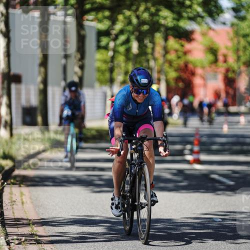 09.08.2026 - GEWOBA Citytriathlon Bremen Michael Burmester http://msf.ph/oto/9949130 09.08.2026 12:45:18 Radfahren 549, 556, 597, 610, 631, 676, 690, 738, 862, 878, 997, 1001, 1128, 1157 meine-sportfotos.de