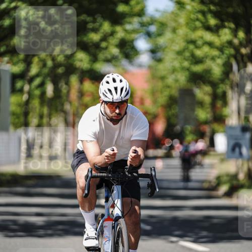09.08.2026 - GEWOBA Citytriathlon Bremen Michael Burmester http://msf.ph/oto/9949143 09.08.2026 12:45:35 Radfahren 551, 585, 764, 828, 1004 meine-sportfotos.de