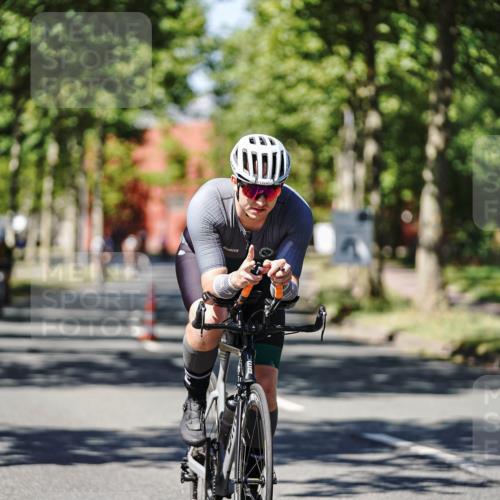 09.08.2026 - GEWOBA Citytriathlon Bremen Michael Burmester http://msf.ph/oto/9949196 09.08.2026 12:46:13 Radfahren 698, 746, 775, 899, 917, 1002 meine-sportfotos.de