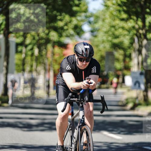09.08.2026 - GEWOBA Citytriathlon Bremen Michael Burmester http://msf.ph/oto/9949271 09.08.2026 12:47:45 Radfahren 593, 618, 642, 719, 735, 904 meine-sportfotos.de