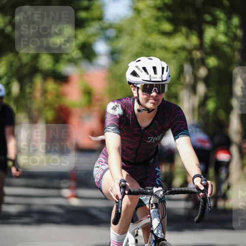 09.08.2026 - GEWOBA Citytriathlon Bremen Michael Burmester http://msf.ph/oto/9949276 09.08.2026 12:47:50 Radfahren 593, 618, 642, 719, 735, 904, 1103 meine-sportfotos.de