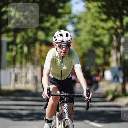 09.08.2026 - GEWOBA Citytriathlon Bremen Michael Burmester http://msf.ph/oto/9949281 09.08.2026 12:47:53 Radfahren 618, 642, 719, 735, 904, 1103 meine-sportfotos.de
