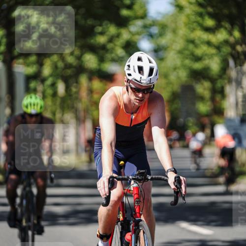 09.08.2026 - GEWOBA Citytriathlon Bremen Michael Burmester http://msf.ph/oto/9949307 09.08.2026 12:48:23 Radfahren 547, 605, 613, 677, 822, 955 meine-sportfotos.de