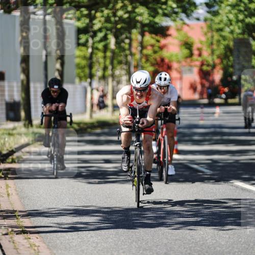 09.08.2026 - GEWOBA Citytriathlon Bremen Michael Burmester http://msf.ph/oto/9949315 09.08.2026 12:48:30 Radfahren 561, 605, 613, 645, 677, 769, 795, 822 meine-sportfotos.de