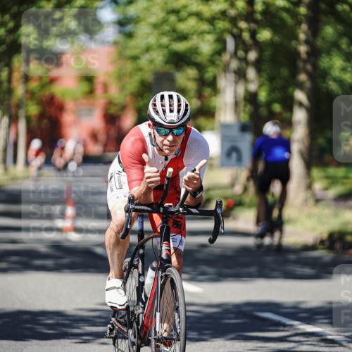 09.08.2026 - GEWOBA Citytriathlon Bremen Michael Burmester http://msf.ph/oto/9949515 09.08.2026 12:51:47 Radfahren 562, 595, 668, 787, 867, 877, 909, 914, 1013, 1143, 1155 meine-sportfotos.de