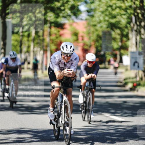 09.08.2026 - GEWOBA Citytriathlon Bremen Michael Burmester http://msf.ph/oto/9949542 09.08.2026 12:52:14 Radfahren 679, 682, 717, 750, 820, 826, 979, 1130 meine-sportfotos.de