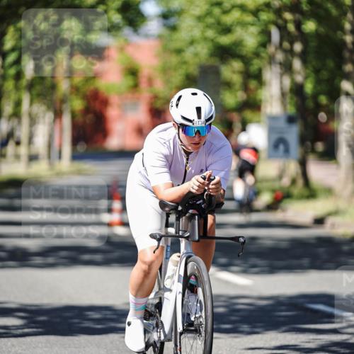09.08.2026 - GEWOBA Citytriathlon Bremen Michael Burmester http://msf.ph/oto/9949553 09.08.2026 12:52:16 Radfahren 679, 682, 717, 750, 826, 979, 1130 meine-sportfotos.de