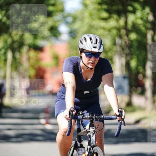 09.08.2026 - GEWOBA Citytriathlon Bremen Michael Burmester http://msf.ph/oto/9949743 09.08.2026 12:57:12 Radfahren 586, 637, 696, 766, 806, 838, 844, 886, 896, 972, 1109 meine-sportfotos.de