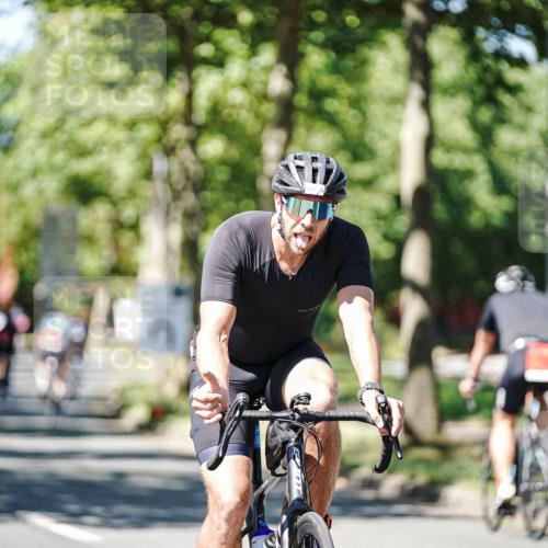 09.08.2026 - GEWOBA Citytriathlon Bremen Michael Burmester http://msf.ph/oto/9949763 09.08.2026 12:57:32 Radfahren 603, 701, 702, 834, 838, 858, 982, 1153 meine-sportfotos.de