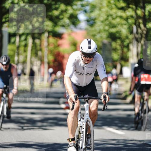 09.08.2026 - GEWOBA Citytriathlon Bremen Michael Burmester http://msf.ph/oto/9949958 09.08.2026 13:01:03 Radfahren 558, 643, 644, 782, 785, 843, 944, 1004 meine-sportfotos.de
