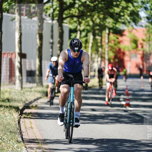 09.08.2026 - GEWOBA Citytriathlon Bremen Michael Burmester http://msf.ph/oto/9949963 09.08.2026 13:01:08 Radfahren 558, 643, 644, 782, 785, 797, 843, 944 meine-sportfotos.de