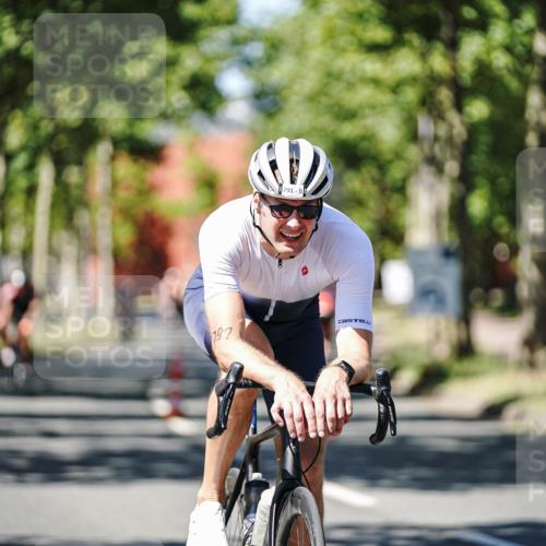 09.08.2026 - GEWOBA Citytriathlon Bremen Michael Burmester http://msf.ph/oto/9950058 09.08.2026 13:02:28 Radfahren 614, 632, 676, 723, 791, 873, 966, 1007, 1011, 1020 meine-sportfotos.de