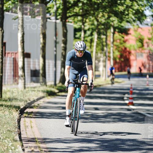09.08.2026 - GEWOBA Citytriathlon Bremen Michael Burmester http://msf.ph/oto/9950091 09.08.2026 13:02:48 Radfahren 549, 597, 607, 654, 681, 691, 1020 meine-sportfotos.de